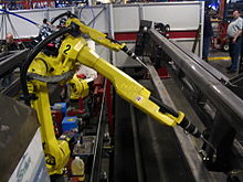 220px-FANUC_6-axis_welding_robots