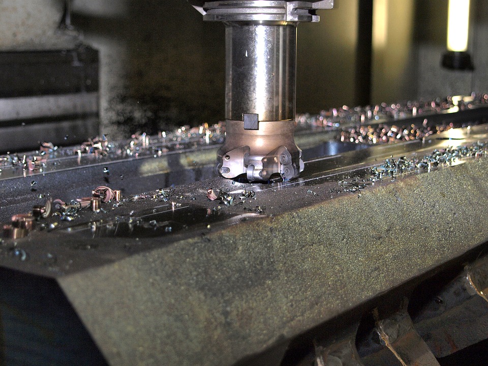 lathe-vs-milling-machine-what-s-the-difference-blog-posts-onemonroe