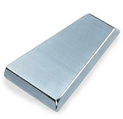 Wedge magnet by Monroe