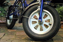 220px-bootie_bicycle_frunt_wheel_balloon_tyre_bootiebike_com